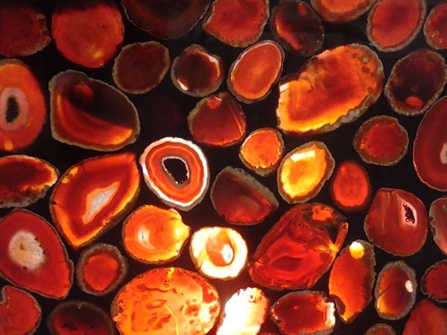Red Agate Living