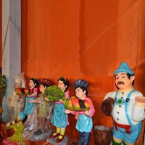 Counter Fibre Statue 03