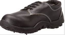 Shoe with plastic toe