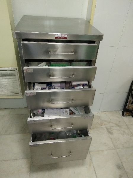 Stainless Steel Dressing Trolley 02