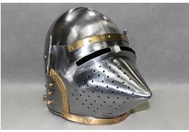 Houndskull Bascinet Helmet 01