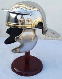 Roman Trooper Helmet 01