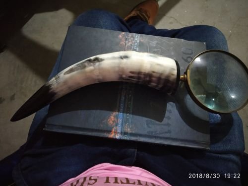 Horn and Born Magnifying Glass 01