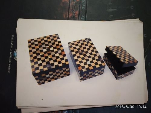 Horn and Born Modern Box 02