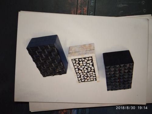 Horn and Born Modern Box 03