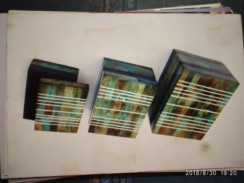 Horn and Born Modern Box 05