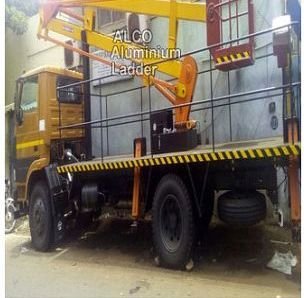 Vehicle Mounted Hydraulic Ladder 01