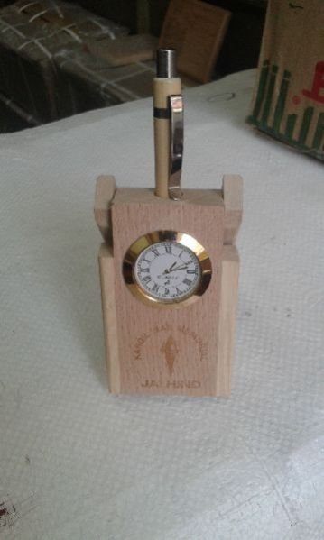 Wooden Table Top Pen Stand 01