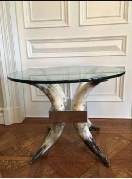 Horn Table 02
