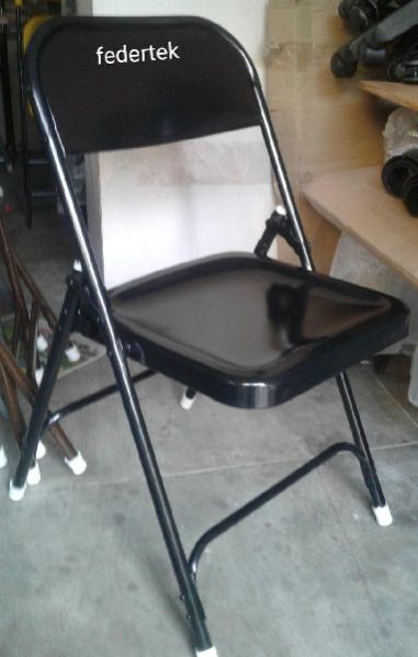 Metal Folding Chairs 01