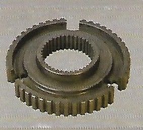 Engaging gear (3rd - 4th Speed)