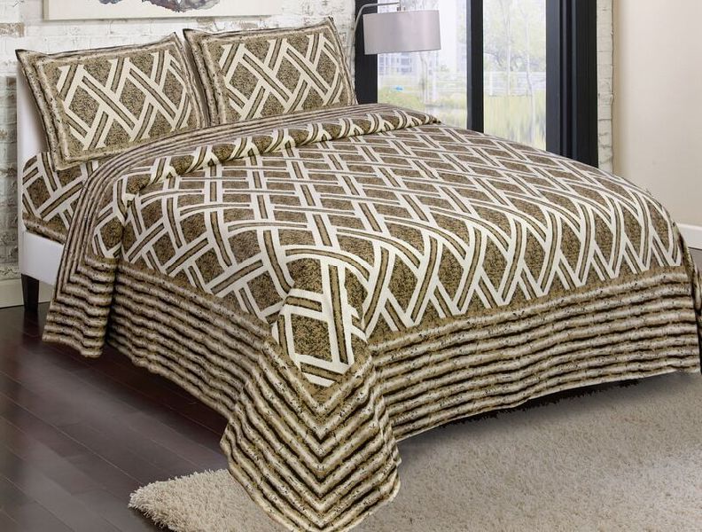 Titanic Brown Base Rectangle King Size Bedsheet with 2 Stitched Pillow Cover