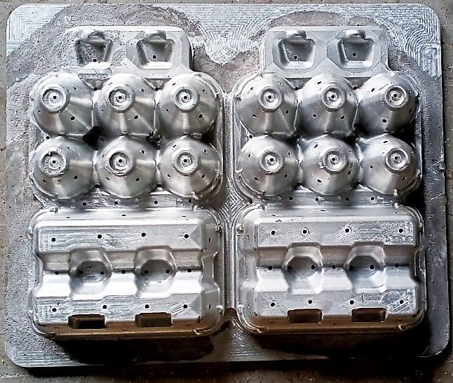 6 Eggs Mould With Lock