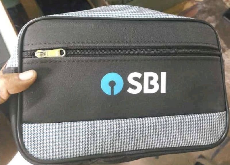 BG 102 Polyester Travel Kit Bag