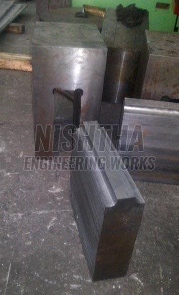 300 Thik EN 8 Block U  Cutting