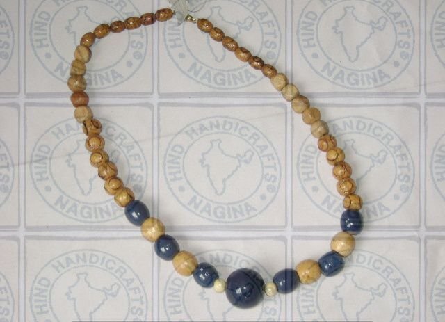 HHC223 Wooden Necklace