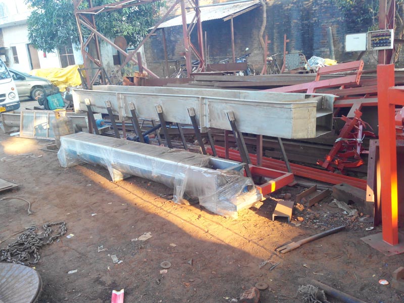 Hopper and Screw Conveyor