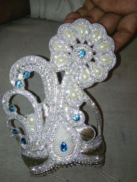 Laddu Gopal Mukut 06