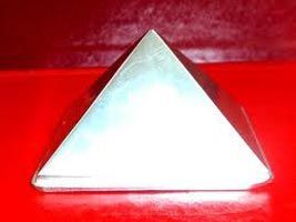 Plain Parad Pyramid