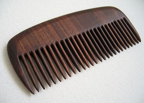 Wooden Comb (Item 1904)