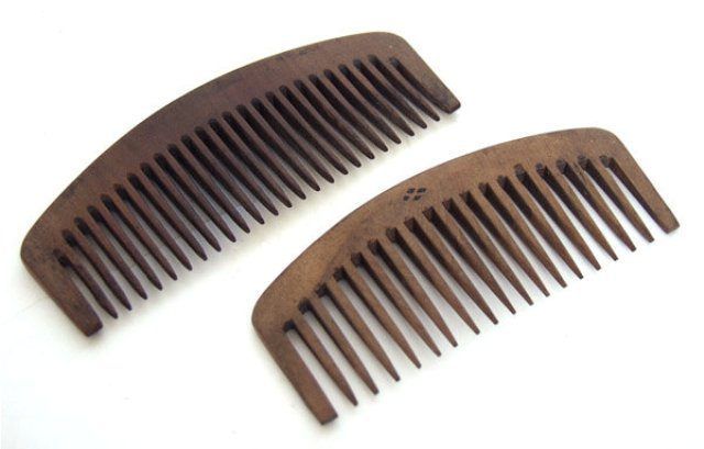 Wooden Comb (Item 1905)