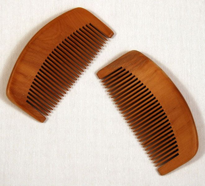 Wooden Comb (Item 1906)