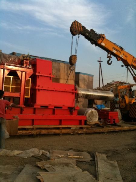 Unloading Crane Rental 03
