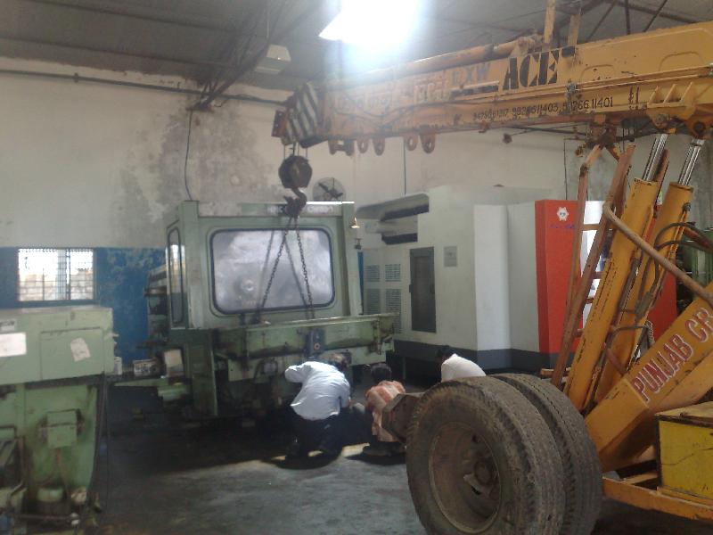 Unloading Crane Rental 18