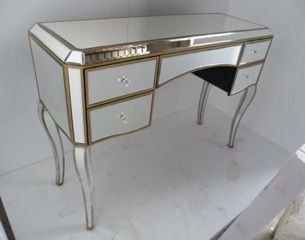 Venetian Console Table 01