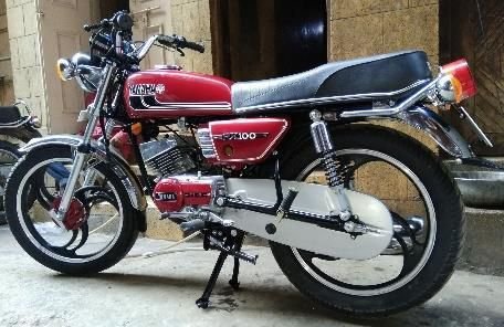 Yamaha RX 100 Repairing Services 03
