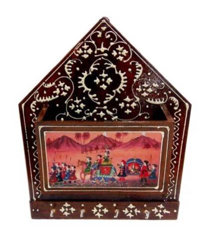 Wooden 5 Key Hanging with Embosed Work