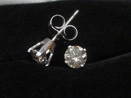 Solitaire Earrings 01