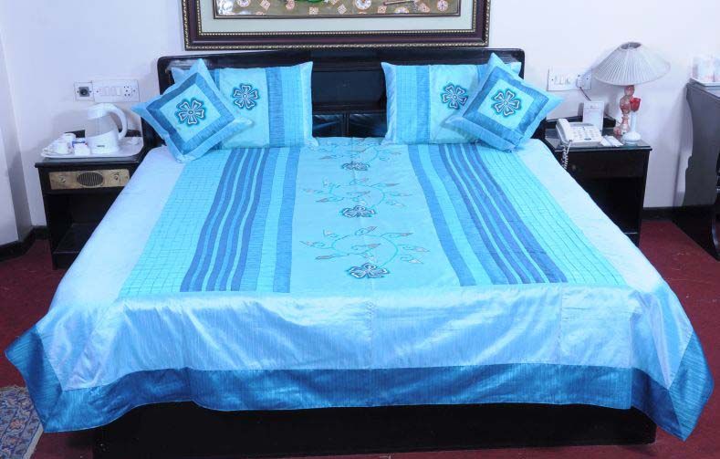 Silk Embroidery Bedspread (BC 01)