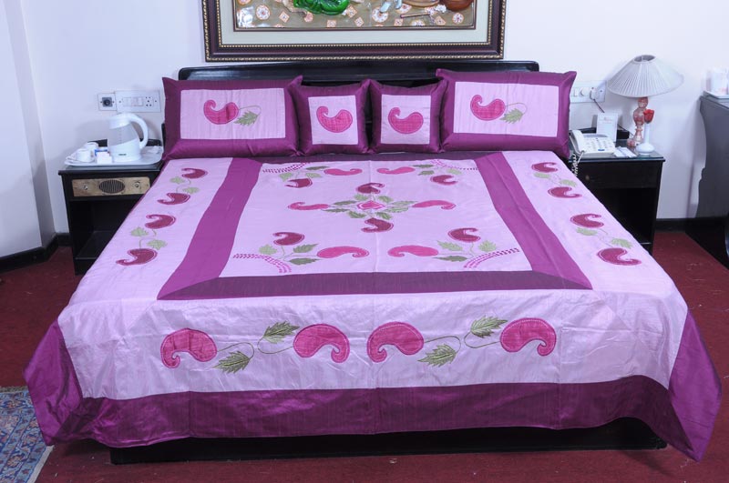 Silk Embroidery Bedspread (BC 05)