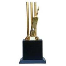 Metal Trophy Cups (1607)