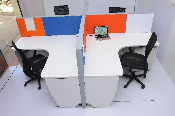 Computer Workstation 04