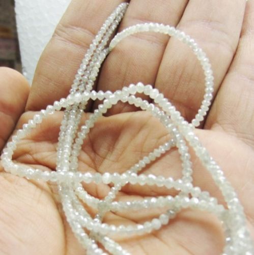 White Color Faceted Diamond Beads Necklace 01