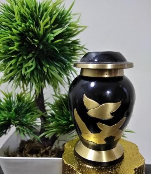 Brass Urn 02
