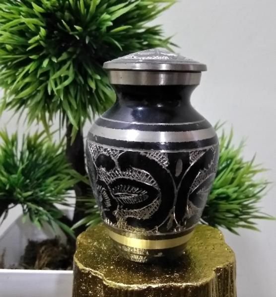 Brass Urn 05