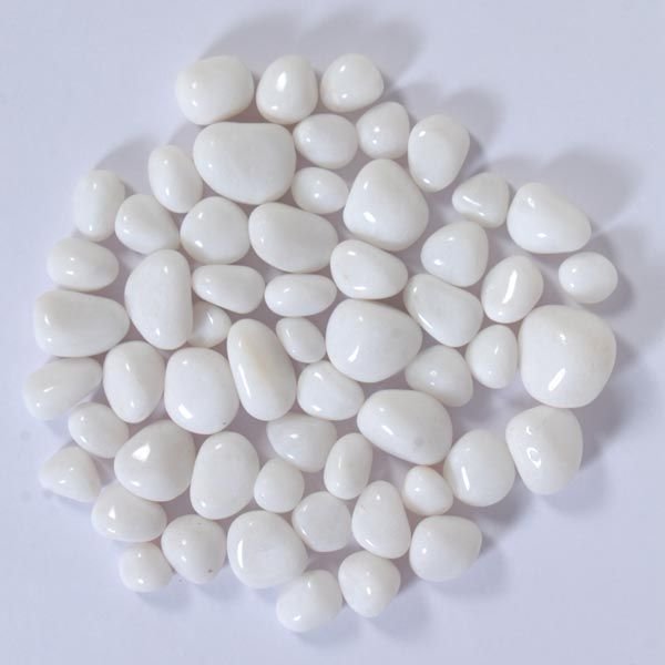 White Polished pebbles