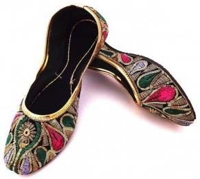 Embroidered Fancy Jutti
