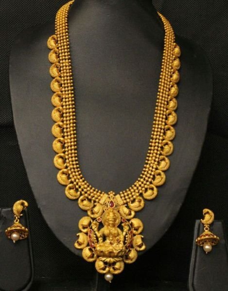 Matte Finish Temple Necklace Set 03