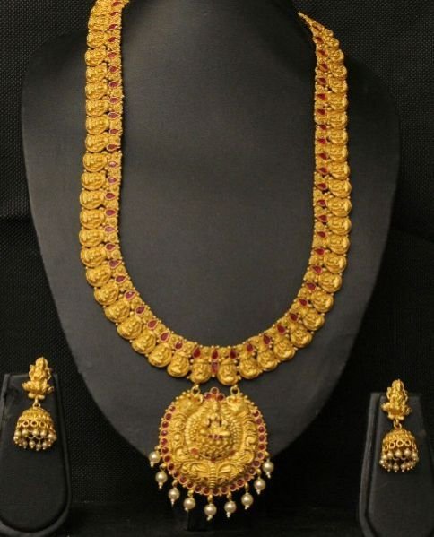 Matte Finish Temple Necklace Set 05