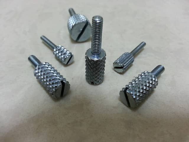 Thumb screw 02