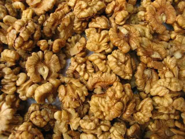Walnut Kernels 01