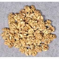 Walnut Kernels 02