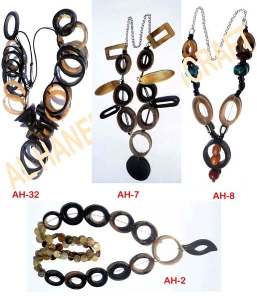 Horn Necklace 03