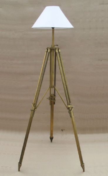 Tripod Lamp 03