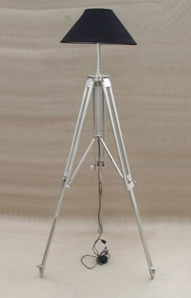 Tripod Lamp 06