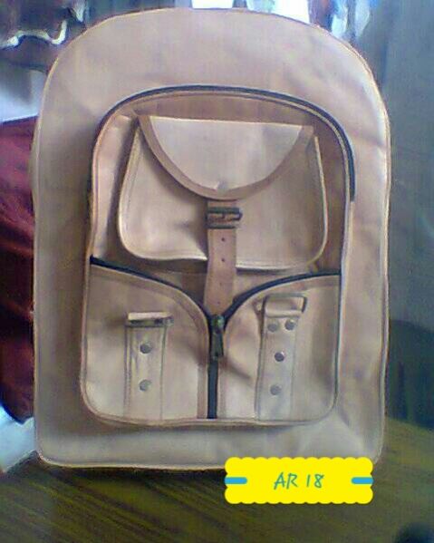 AR 18 Leather College Bag